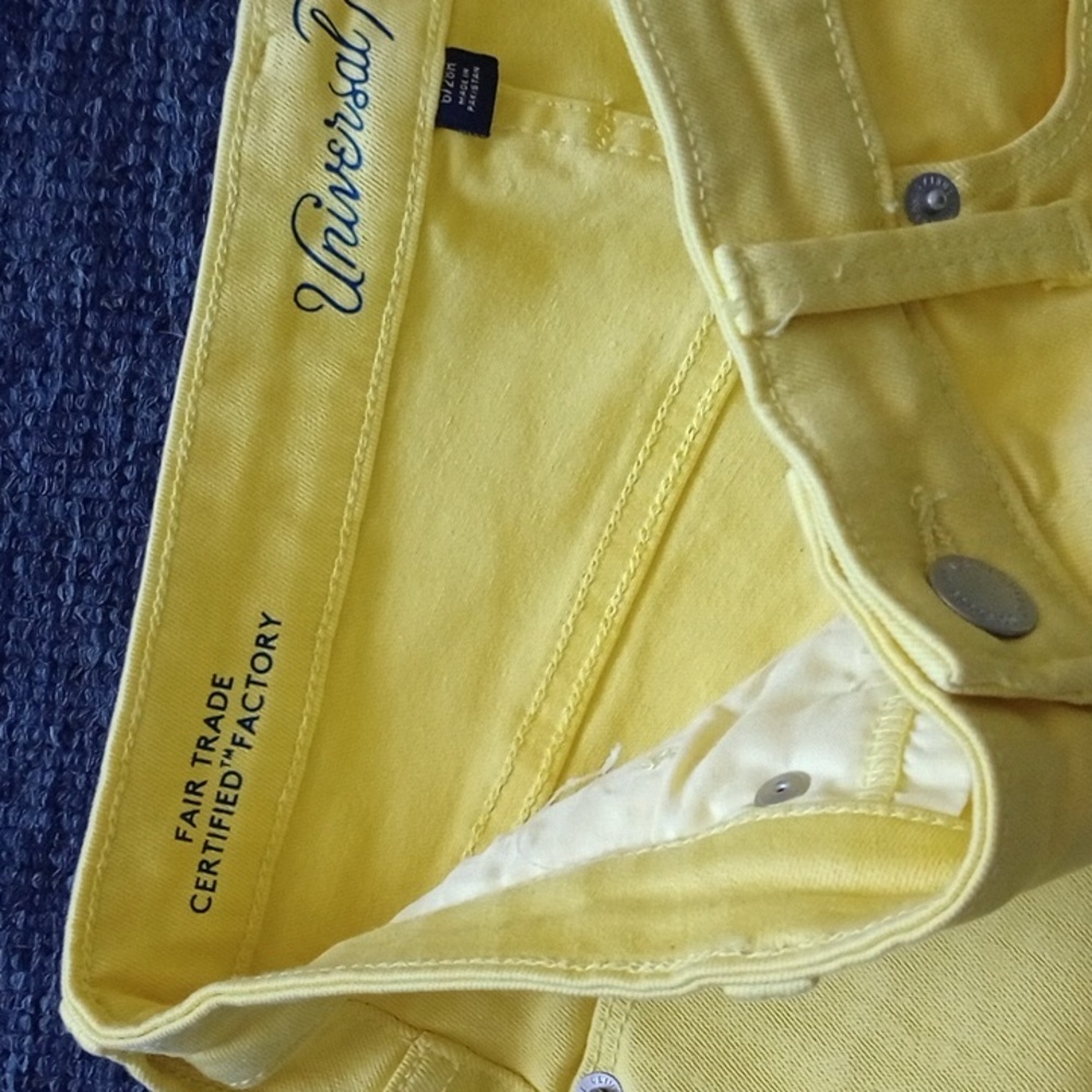 Universal Thread Yellow Button-Fly Women's Shorts… - image 4